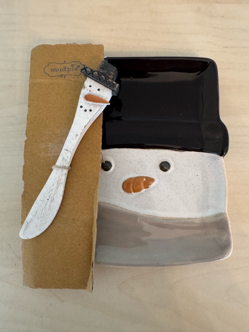 Demdaco Snowman Ceramic Serving/ Trinket Dish with matching snowman spreader.